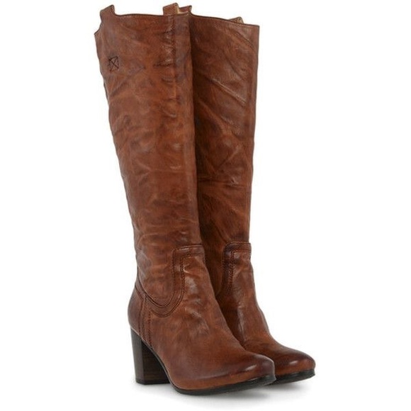 Frye Shoes - FRYE NWOT Carson Mid Heel Tab Boots.